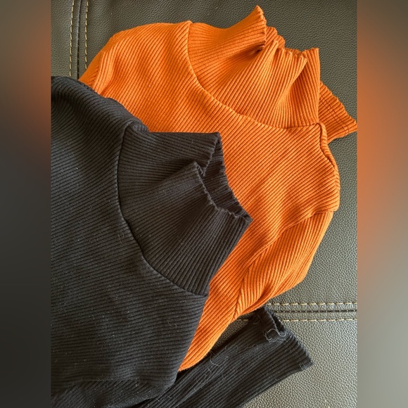 lulus | 2-for-1 Ribbed Long Sleeve Mock Neck Bodysuit XS Black and Rust Orange - Picture 4 of 6